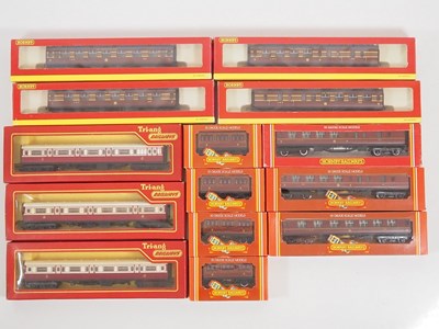Lot 396 - A group of HORNBY OO gauge passenger coaches...