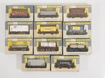 Lot 406 - A mixed group of various WRENN OO gauge wagons...
