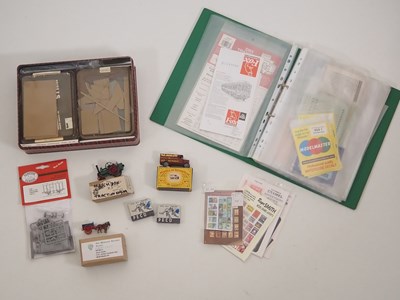 Lot 440 - A tray of OO gauge kits and accessories,...