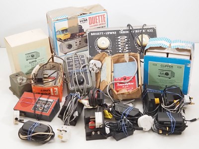 Lot 482 - A large lucky dip lot of model railway...