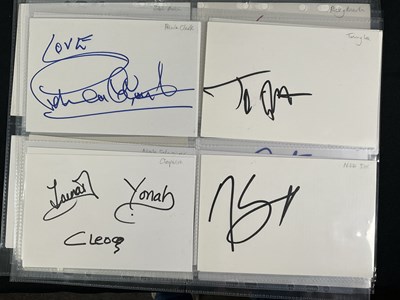 Lot 406 - A large quantity of signed autograph cards by...