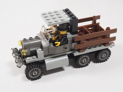 Lot 1 - LEGO - ADVENTURERS #5988 - Desert Pharoah's...