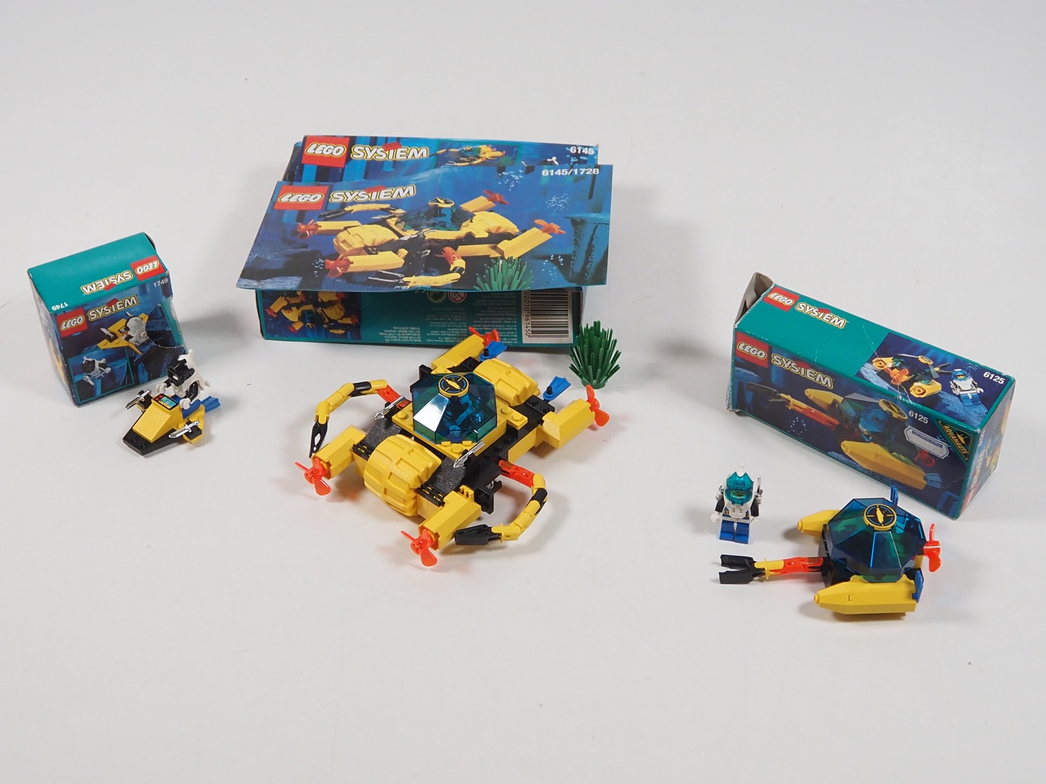 Lot 16 - LEGO - AQUAZONE - A group of three Aquanauts
