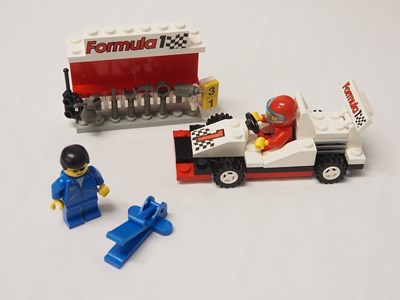 Lot 40 - LEGO - CLASSIC TOWN #6484 F1 Hauler - 9V...