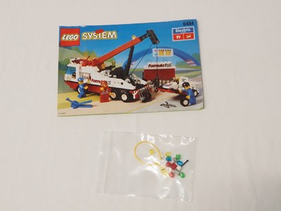 Lot 40 - LEGO - CLASSIC TOWN #6484 F1 Hauler - 9V...
