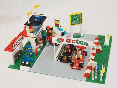 Lot 41 - LEGO - CLASSIC TOWN #6337 Fast Track Finish -...
