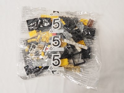 Lot 59 - LEGO - CITY #7997 RC Train - Train Station -...