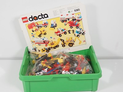 Lot 134 - LEGO - DACTA - #9365 TOWN community vehicles -...