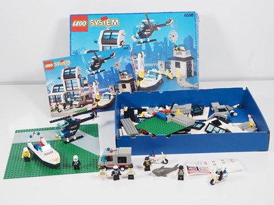 Lot 148 - LEGO - CLASSIC TOWN #6598 Police Metro PD...