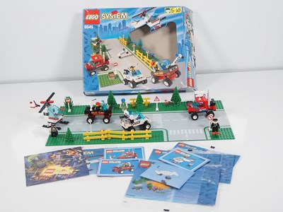 Lot 156 - LEGO - TOWN JR - Traffic Roadblock Runners -...