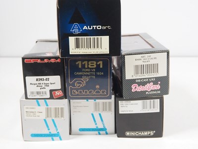 Lot 112 - A mixed group of 1:43 scale diecast cars by...
