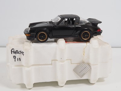 Lot 139 - A group of 1:24 scale FRANKLIN MINT diecast...