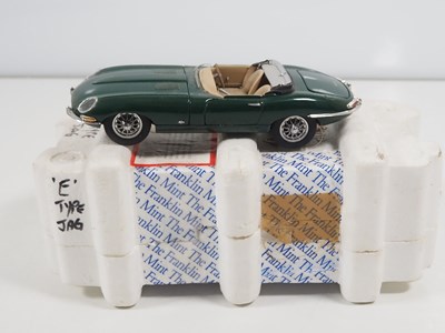 Lot 139 - A group of 1:24 scale FRANKLIN MINT diecast...