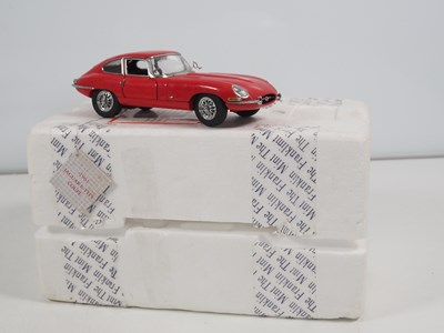 Lot 139 - A group of 1:24 scale FRANKLIN MINT diecast...