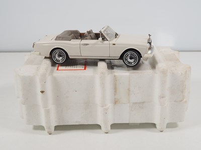 Lot 139 - A group of 1:24 scale FRANKLIN MINT diecast...