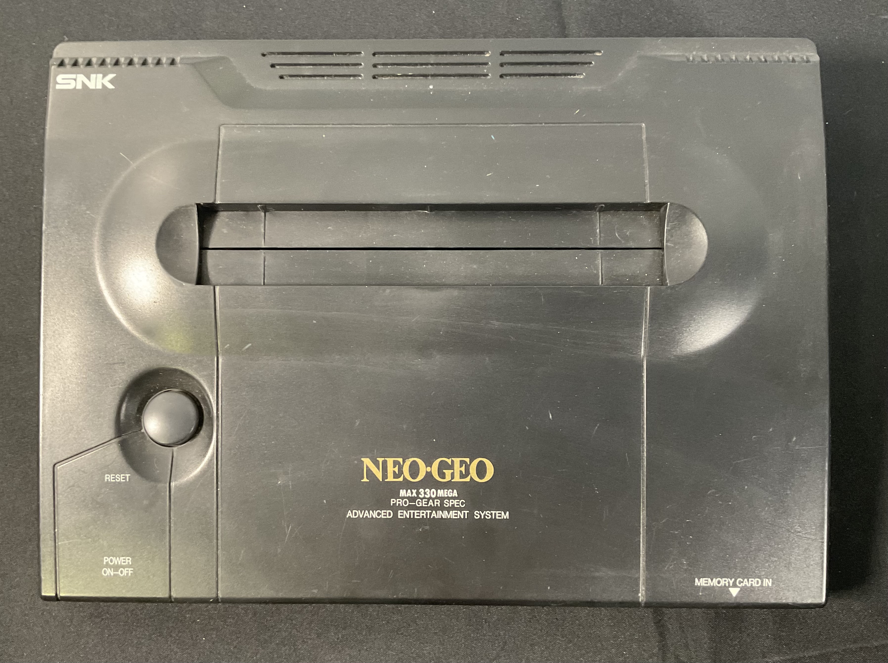 Lot 574 - SNK NEO GEO - An SNK NEO GEO MAX 330 Mega