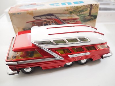 Lot 6 - A diverse group of diecast models including...
