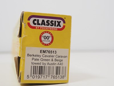 Lot 11 - A group of mostly 1:76 scale diecast vehicles...