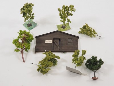 Lot 16 - A (very!) diverse group of items comprising...