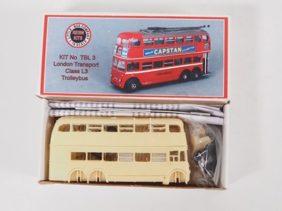 Lot 26 - A group of 1:76 scale resin based unbuilt...