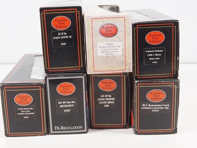 Lot 29 - A group of 1:76 scale diecast buses and...