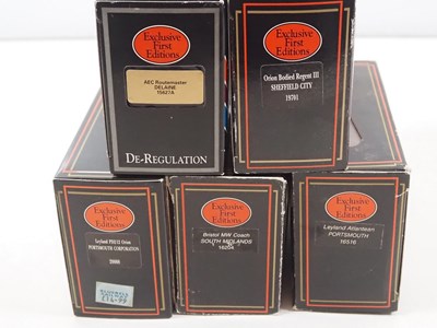 Lot 35 - A quantity of 1:76 scale diecast buses and...