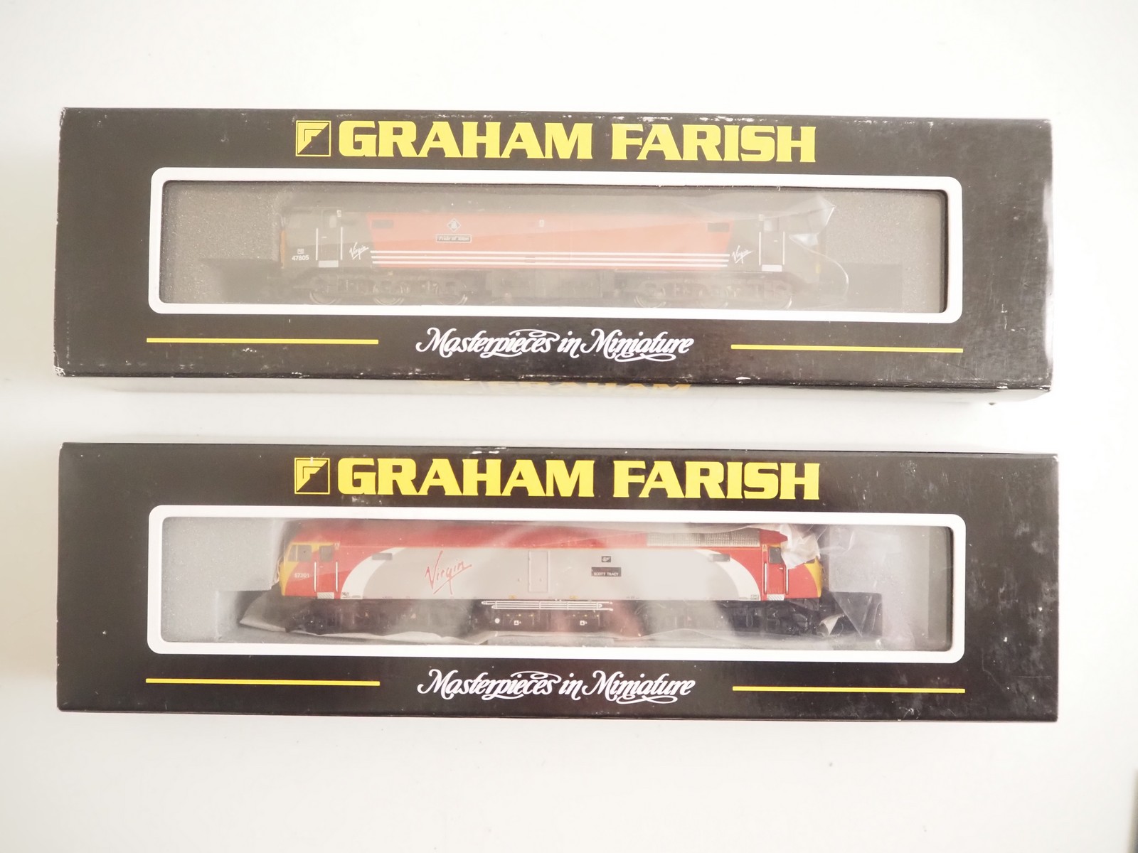 Graham Farish Nゲージ 2個セット 箱傷み有 Lot 292 - A pair of GRAHAM FARISH N gauge diesel