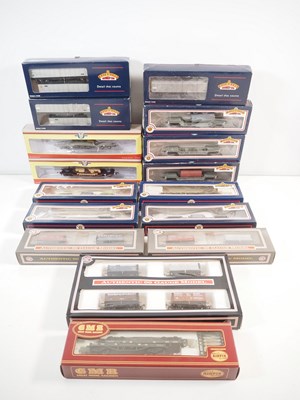 Lot 464 - A large quantity of OO gauge wagons by...