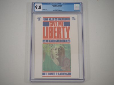 Lot 224 - GIVE ME LIBERTY #1 (1990 - DARK HORSE) -...