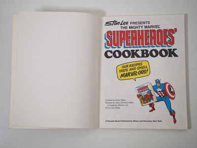 Lot 10 - STAN LEE PRESENTS THE MIGHTY MARVEL...