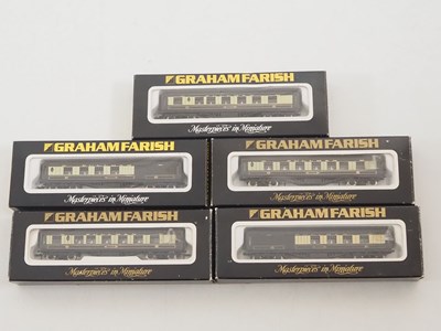 Lot 6 - A group of GRAHAM FARISH N gauge rolling stock...
