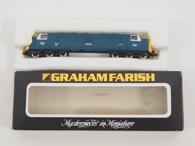 Lot 7 - A group of GRAHAM FARISH N gauge rolling stock...