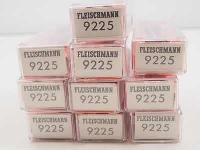 Lot 33 - A large group of FLEISCHMANN N gauge colour...
