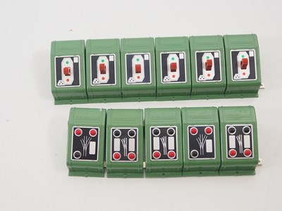 Lot 33 - A large group of FLEISCHMANN N gauge colour...