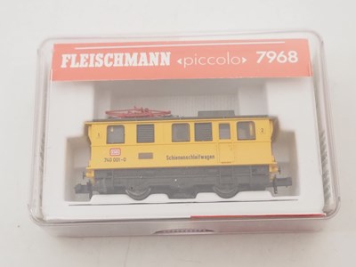 Lot 39 - A FLEISCHMANN N gauge 7305 electric rack...