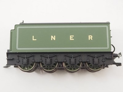 Lot 92 - A pair of HORNBY OO gauge LNER steam locos...