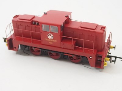 Lot 97 - An OXFORD RAIL OO gauge Janus diesel shunting...