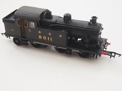Lot 98 - A MODEL RAIL (by RAPIDO TRAINS) OO gauge Class...