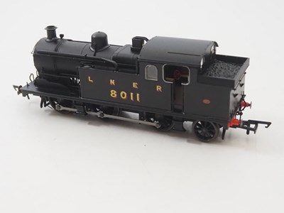 Lot 98 - A MODEL RAIL (by RAPIDO TRAINS) OO gauge Class...