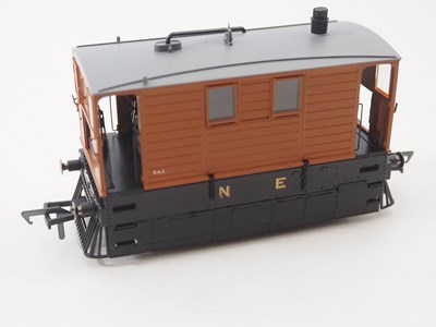 Lot 98 - A MODEL RAIL (by RAPIDO TRAINS) OO gauge Class...