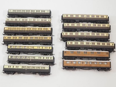 Lot 105 - A very large crate of unboxed OO gauge...