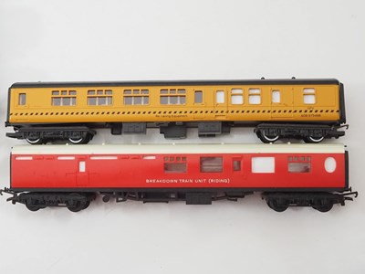 Lot 105 - A very large crate of unboxed OO gauge...