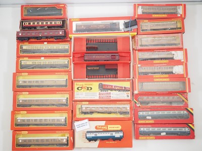 Lot 110 - A group of OO gauge passenger coaches by...