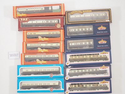 Lot 113 - A group of OO gauge passenger coaches by...