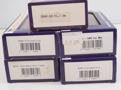 Lot 124 - A group of DAPOL OO gauge wagons, in various...