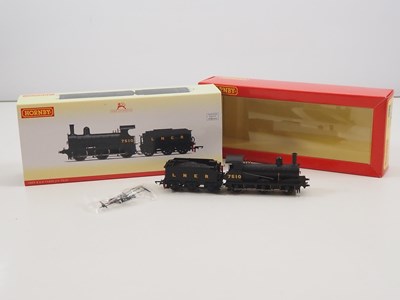 Lot 162 - A HORNBY OO gauge R3380 class J15 steam...