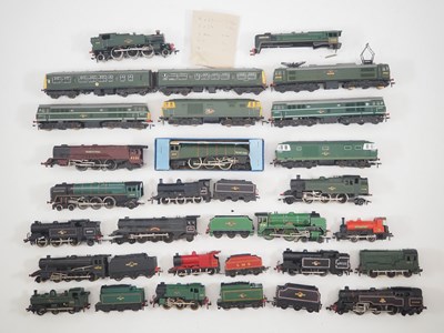 Lot 184 - A large quantity of OO gauge steam and diesel...
