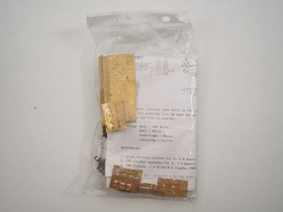 Lot 8 - A group of N gauge model railways kits and...