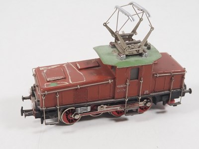 Lot 9 - A group of unboxed HO Gauge 3-rail items by...