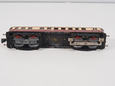 Lot 9 - A group of unboxed HO Gauge 3-rail items by...